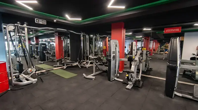 Crunch Fitness Tesis Fotoğrafı #4